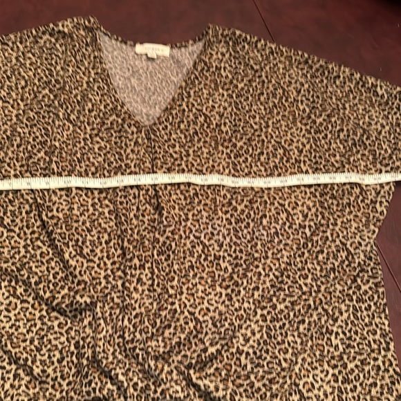 Umgee Animal-Print V-Neck Top w/ Front Gathering - Picture 10 of 12